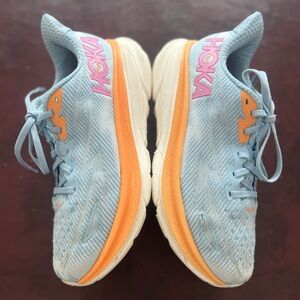 HOKA Clifton 9 Running Shoes, size 7.5